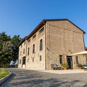 https://villa-agriturismo-i-tre-colli.it-tuscanyhotel.com