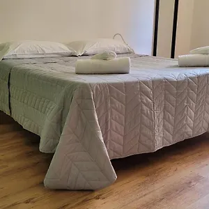 https://aretina-florence-villa.it-tuscanyhotel.com